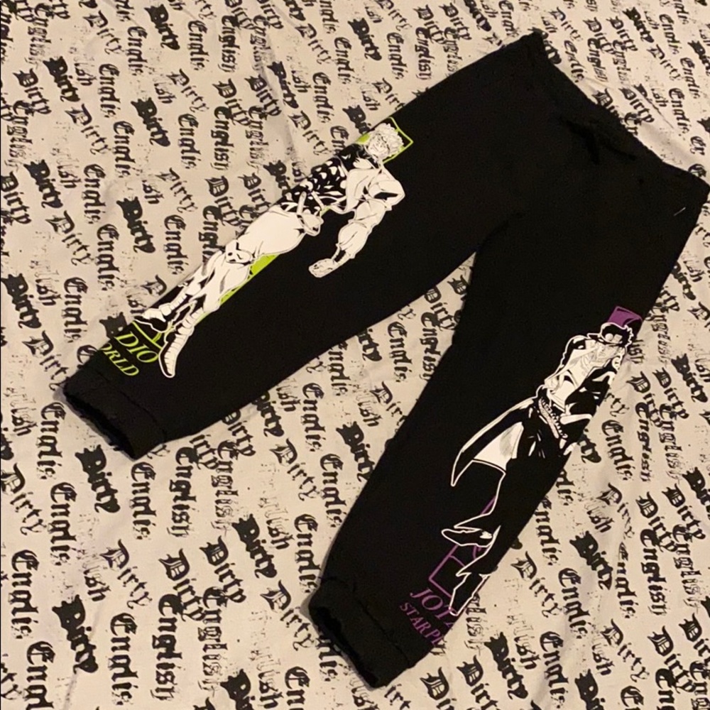 jojo’s bizarre adventure : slip into these pants